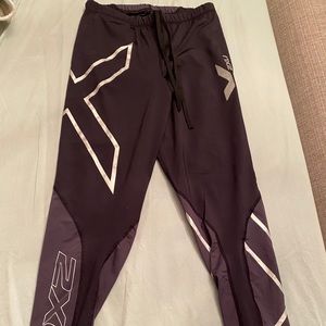 2XU compression leggings